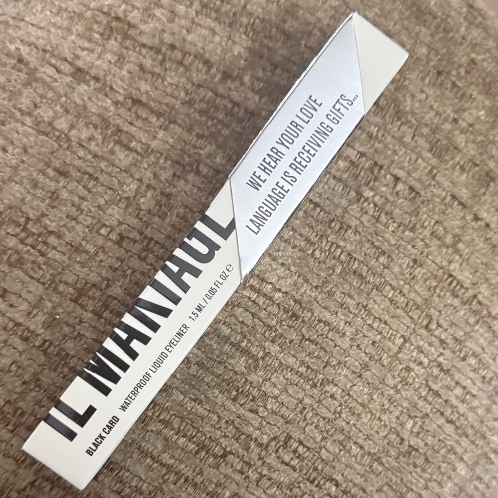 IL MAKIAGE Black Card Liquid Eyeliner - White Box
